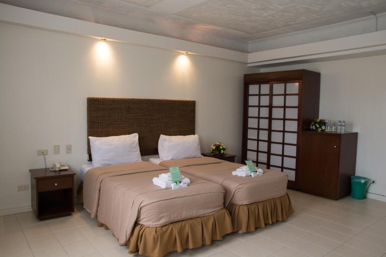 Wild Orchid Beach Resort Olongapo Ngoại thất bức ảnh