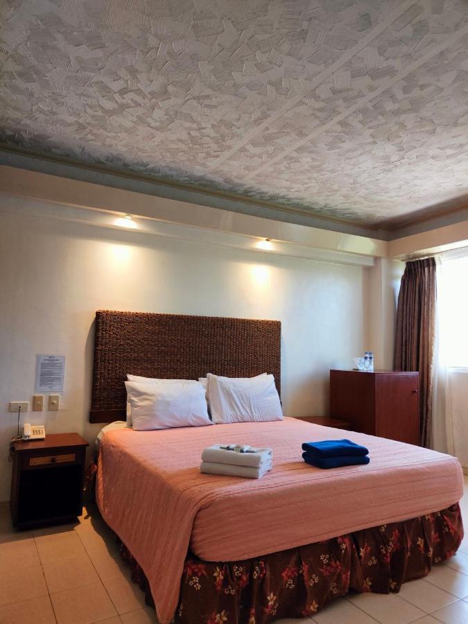 Wild Orchid Beach Resort Olongapo Ngoại thất bức ảnh