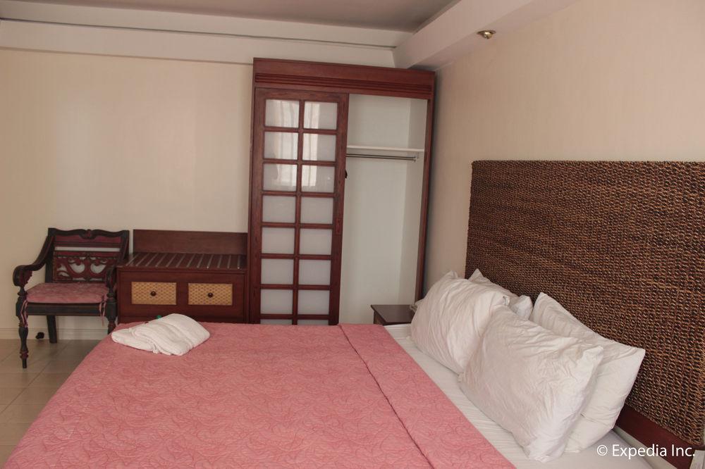 Wild Orchid Beach Resort Olongapo Ngoại thất bức ảnh
