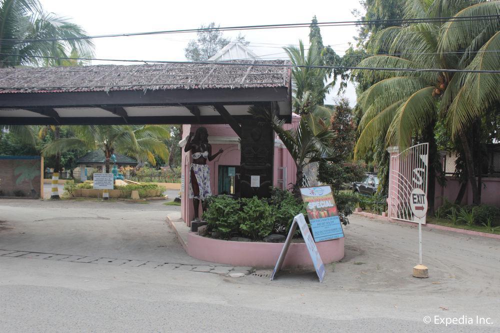 Wild Orchid Beach Resort Olongapo Ngoại thất bức ảnh