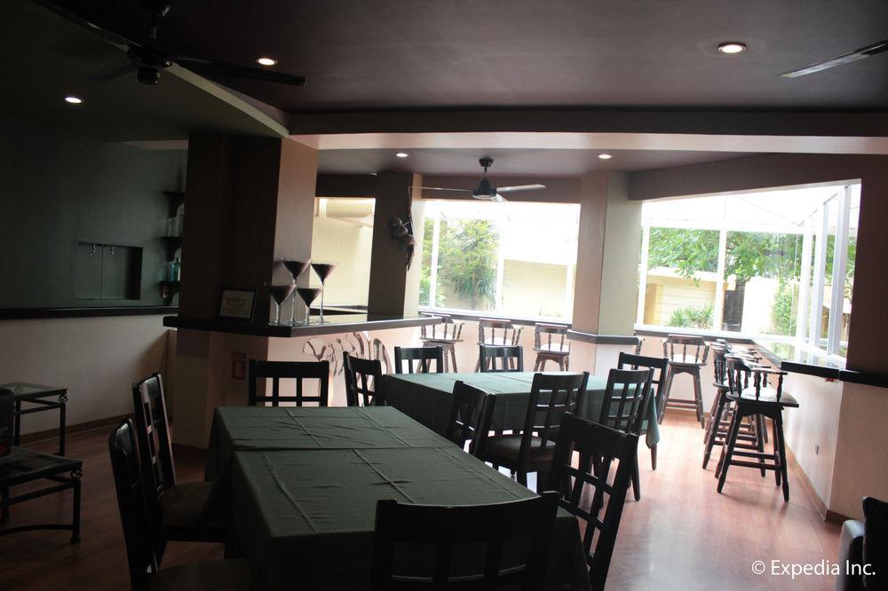 Wild Orchid Beach Resort Olongapo Ngoại thất bức ảnh
