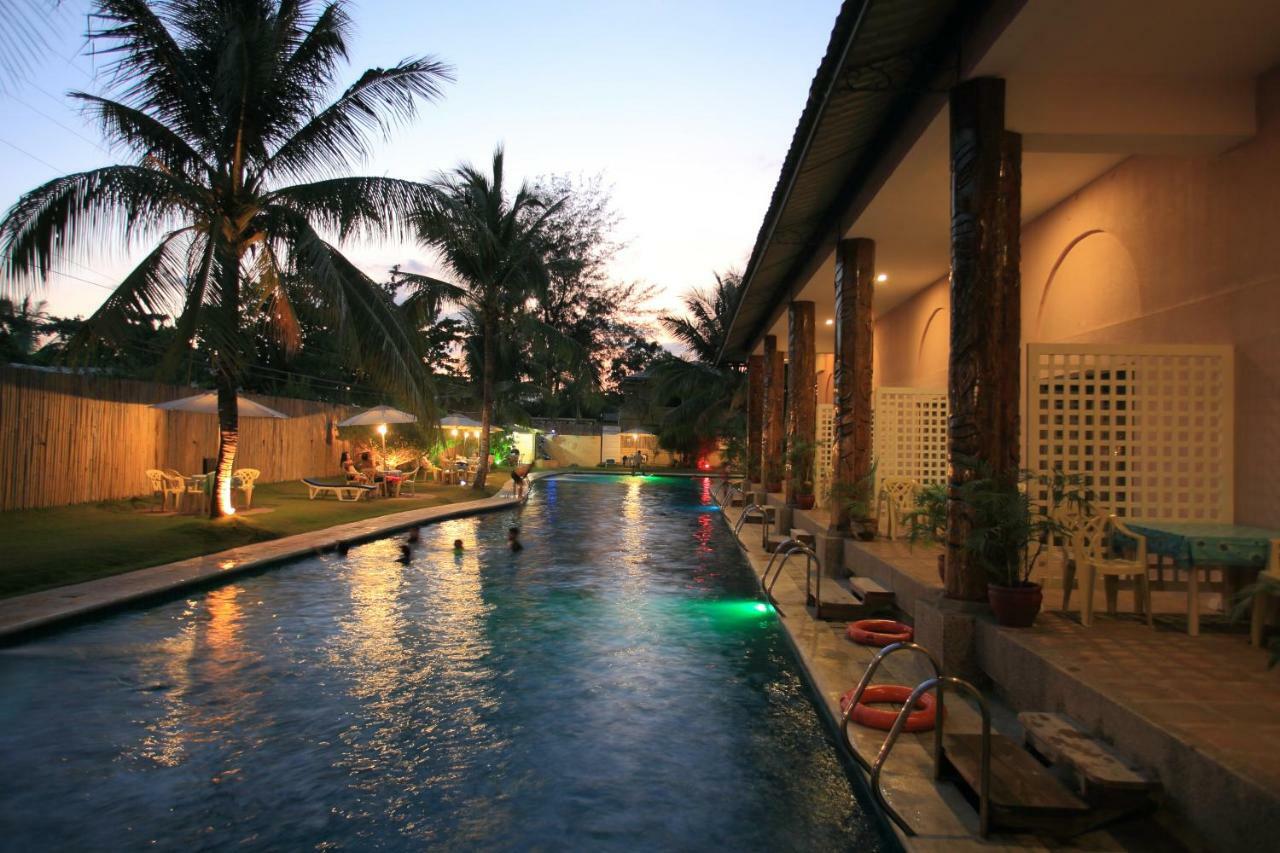 Wild Orchid Beach Resort Olongapo Ngoại thất bức ảnh